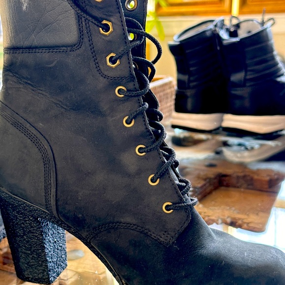 Timberland Woman’s Tillston boots lace up with lug sole/heal - Picture 11 of 11